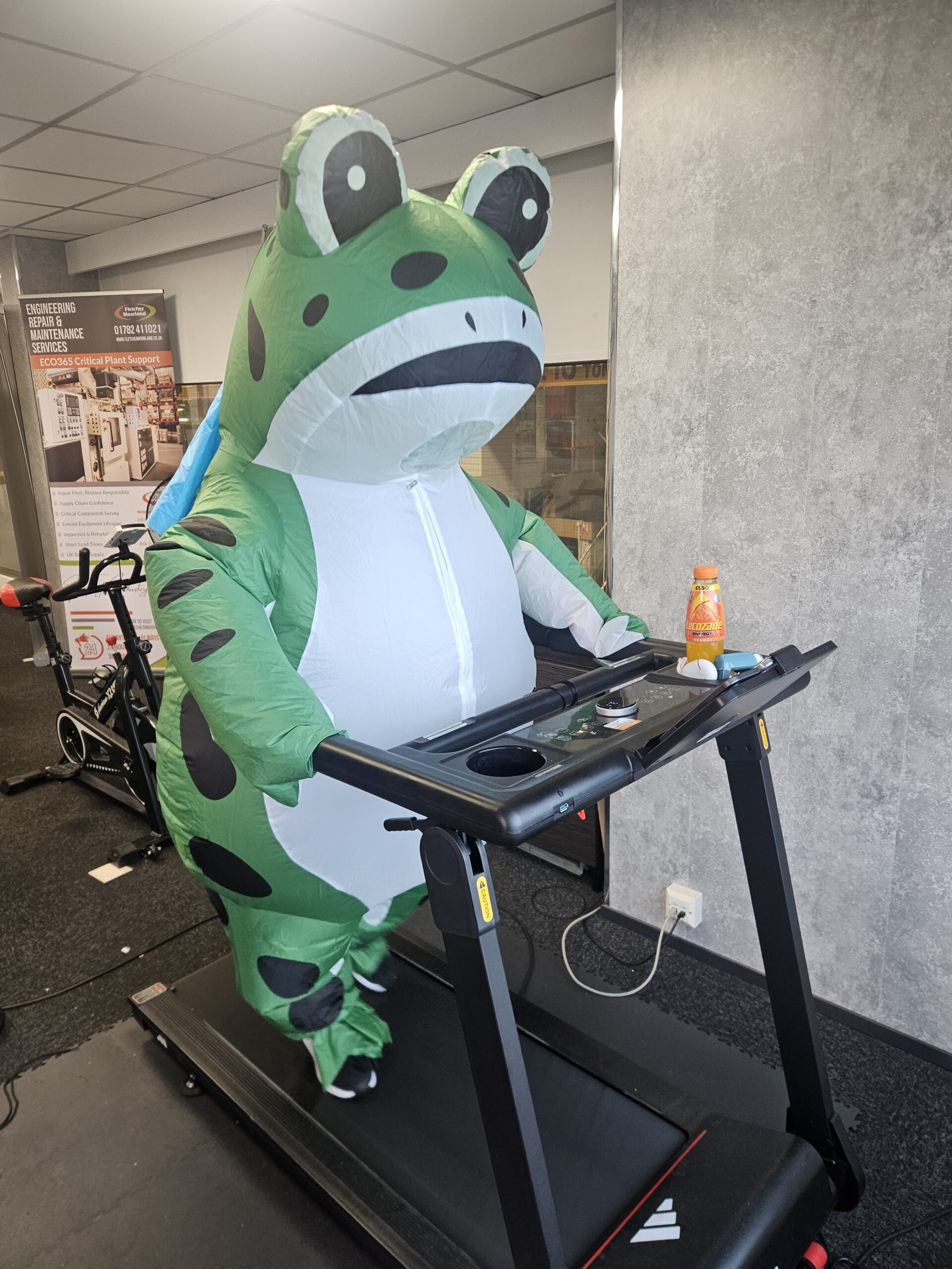 Fletcher-Moorland-Dougie-Mac-Masked-Frog